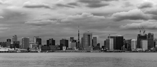 Cloudy day from Odaiba - 曇り日-お台場から